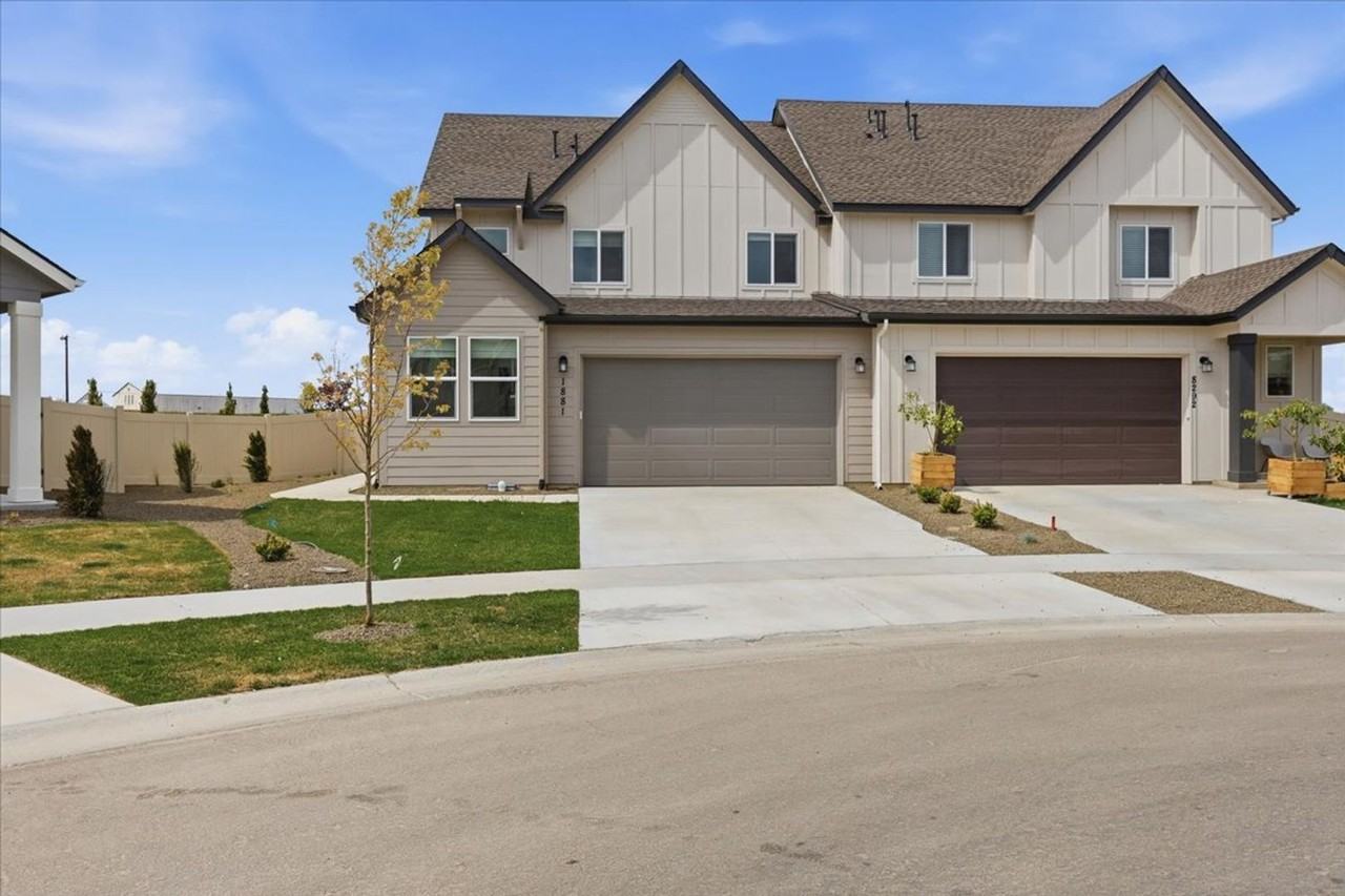 1881 N Big Star Ave - Photo 2 of 35