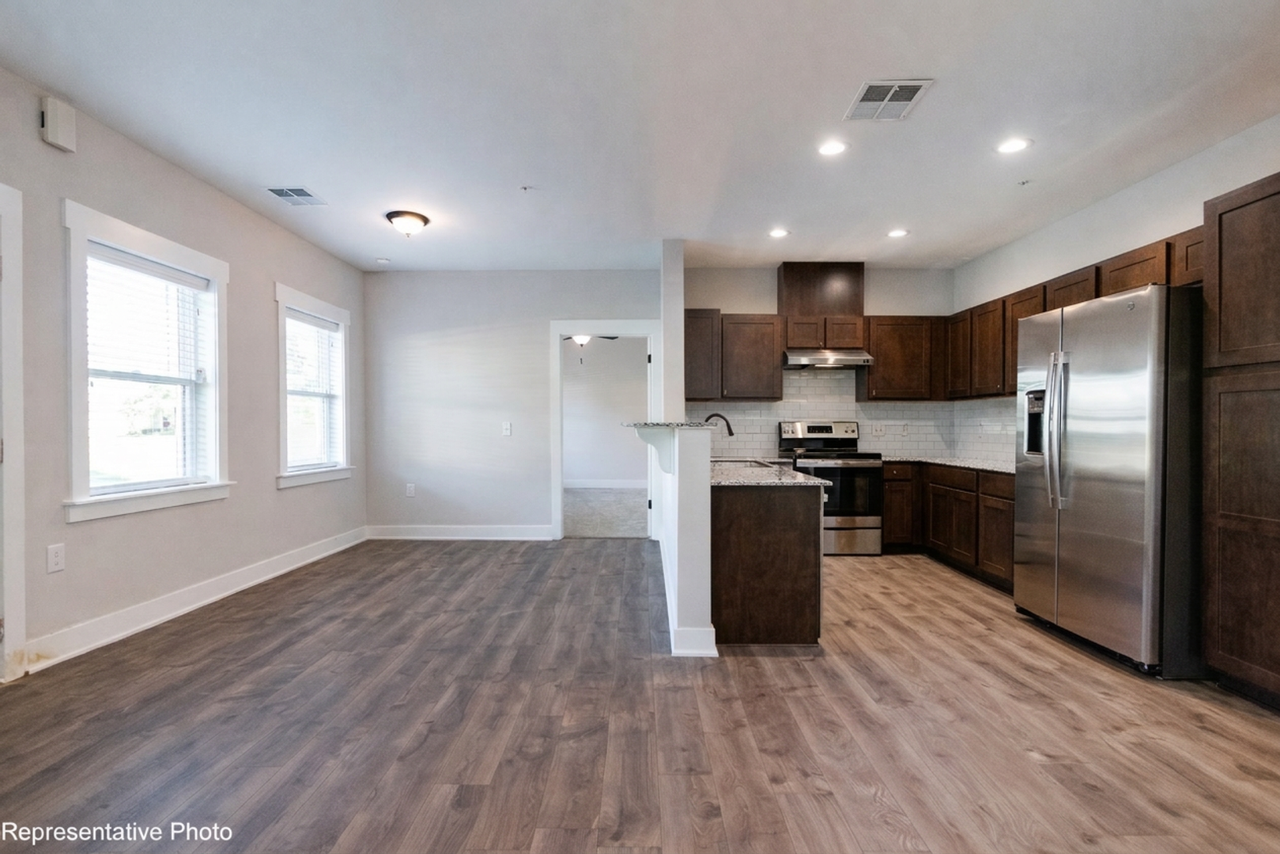 651 N O'Neil Street - Photo 2 of 10