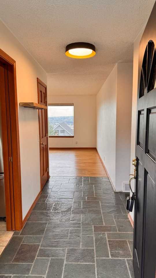 801 Grant Ave S - Photo 3 of 27