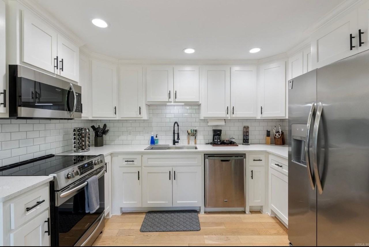 5521 J St - Photo 4 of 16