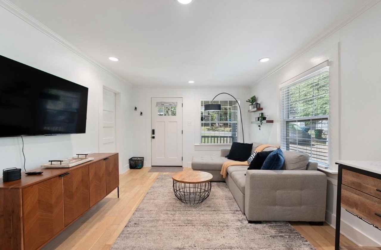 5521 J St - Photo 5 of 16