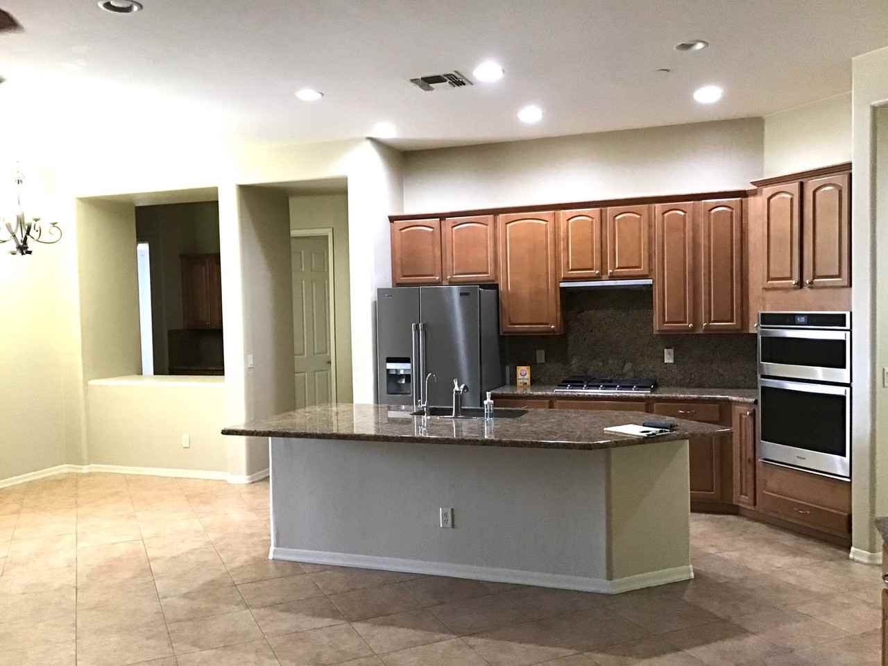 11645 N Peaceful Night Rd - Photo 7 of 46