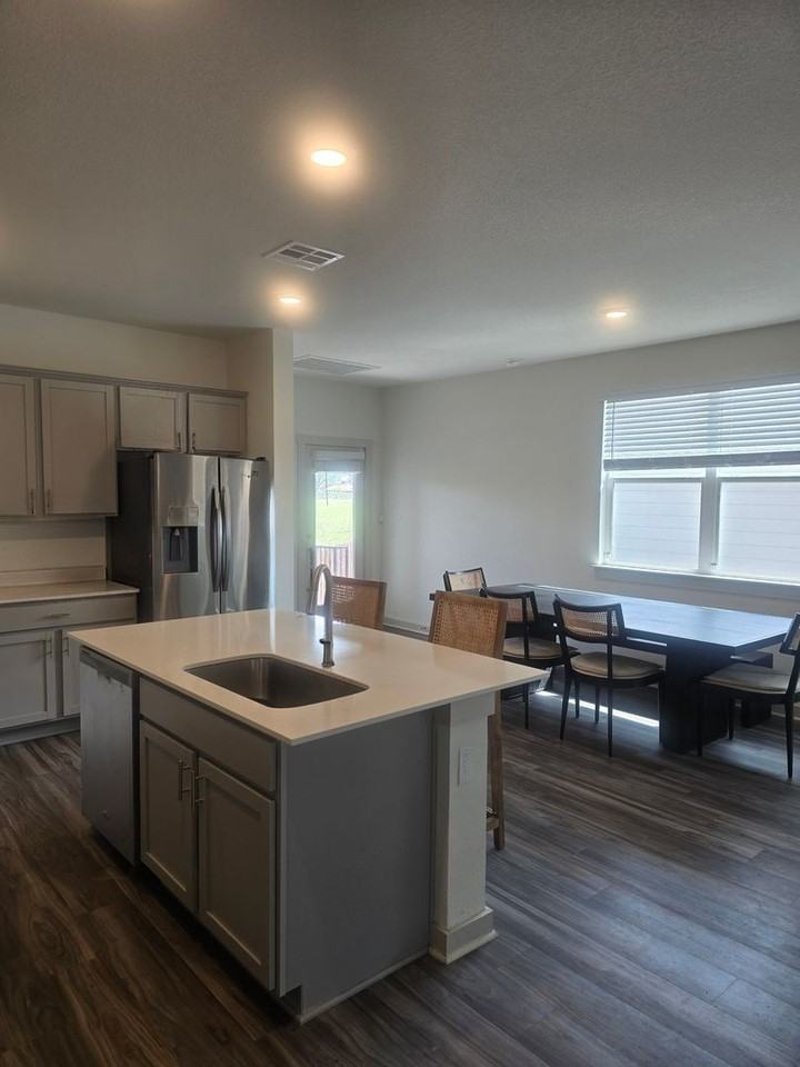 7517 Smallwood Dr - Photo 6 of 16