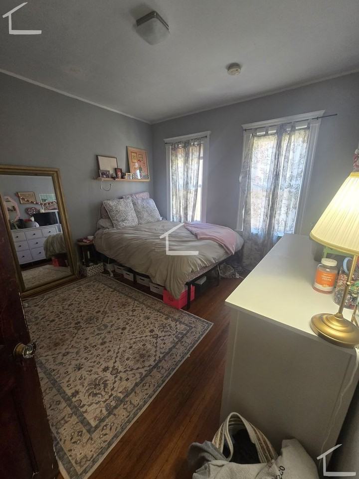 206 Kelton St - Photo 5 of 14