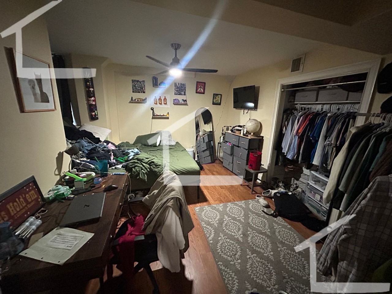 739 Parker St - Photo 3 of 17
