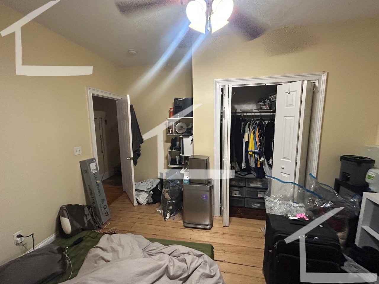 739 Parker St - Photo 5 of 17