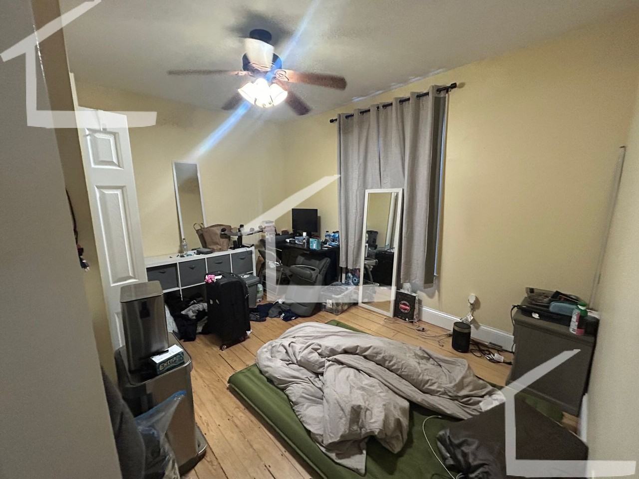 739 Parker St - Photo 6 of 17