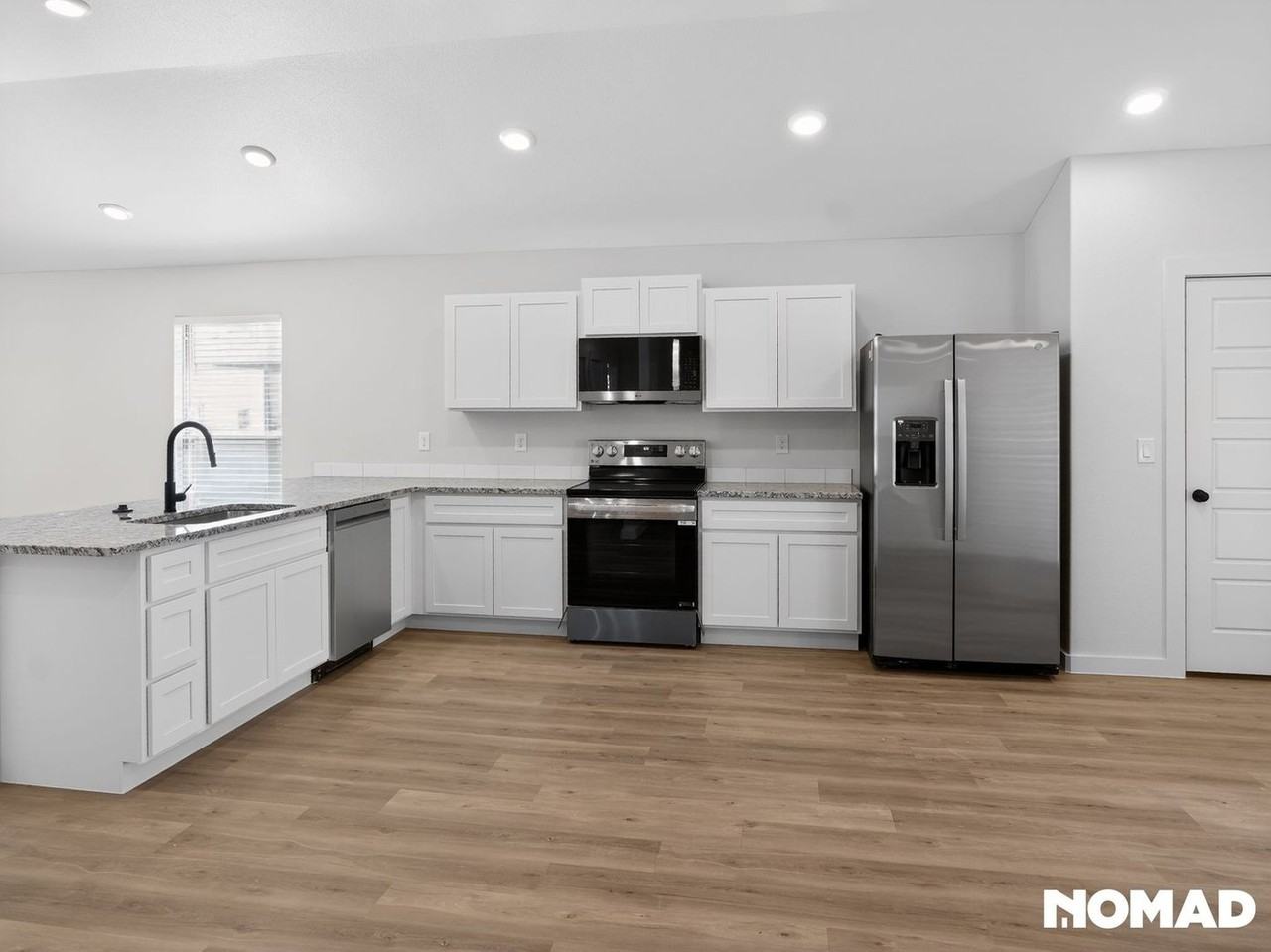 2160 Langford Ave - Photo 2 of 30