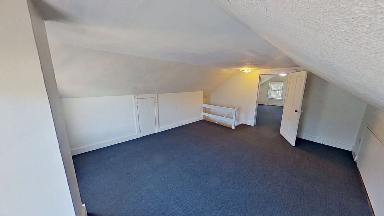 411 Chestnut St - Photo 7 of 8