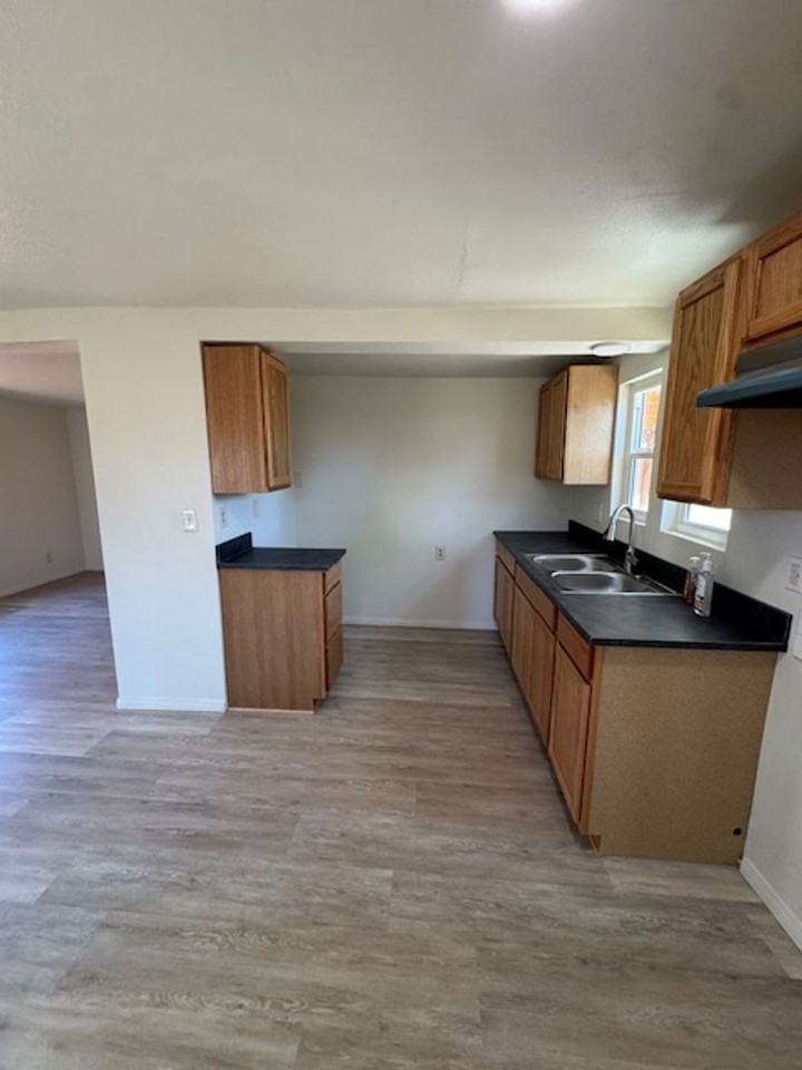 23892 Hemlock Ave - Photo 6 of 12