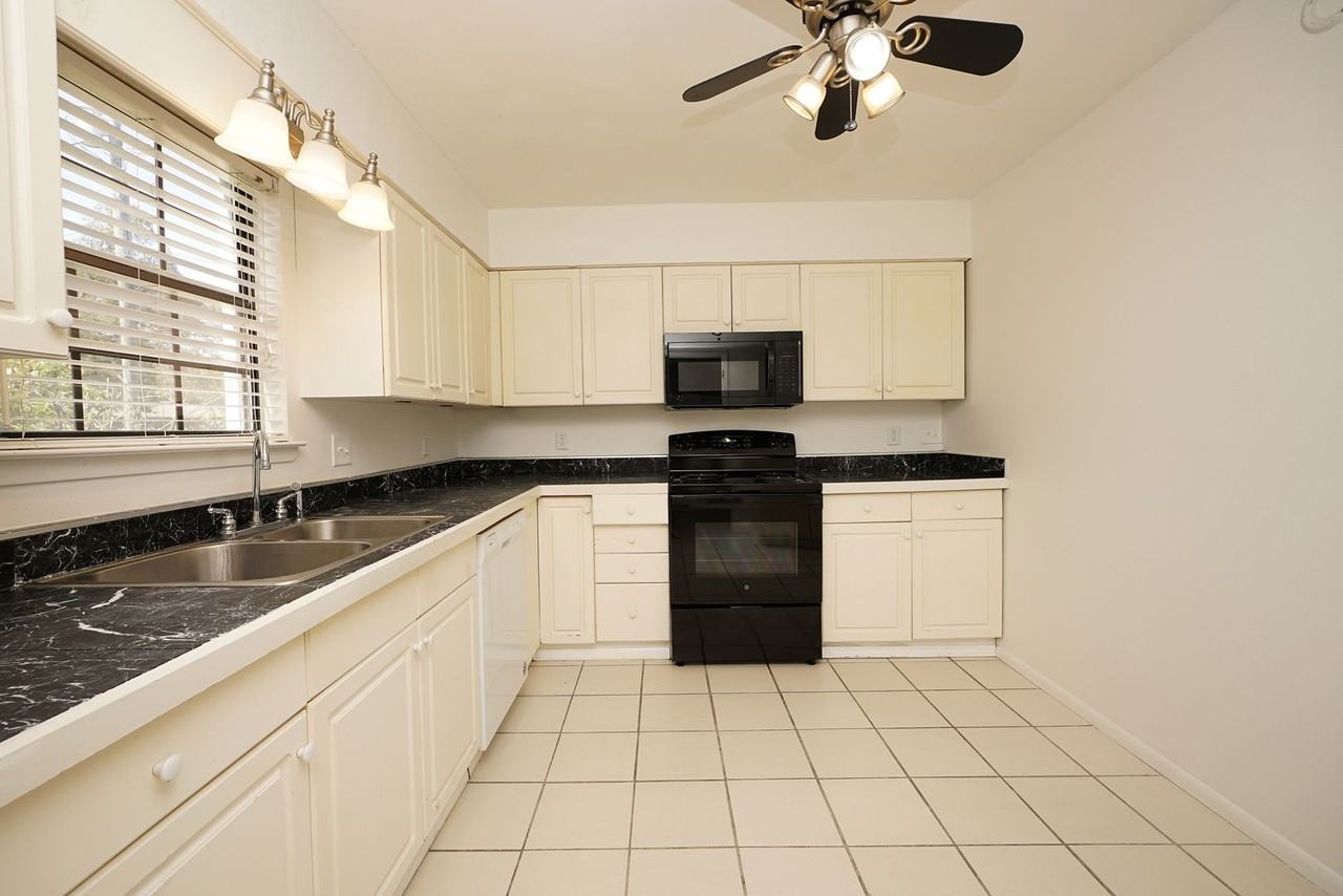 28 Solar St - Photo 6 of 41