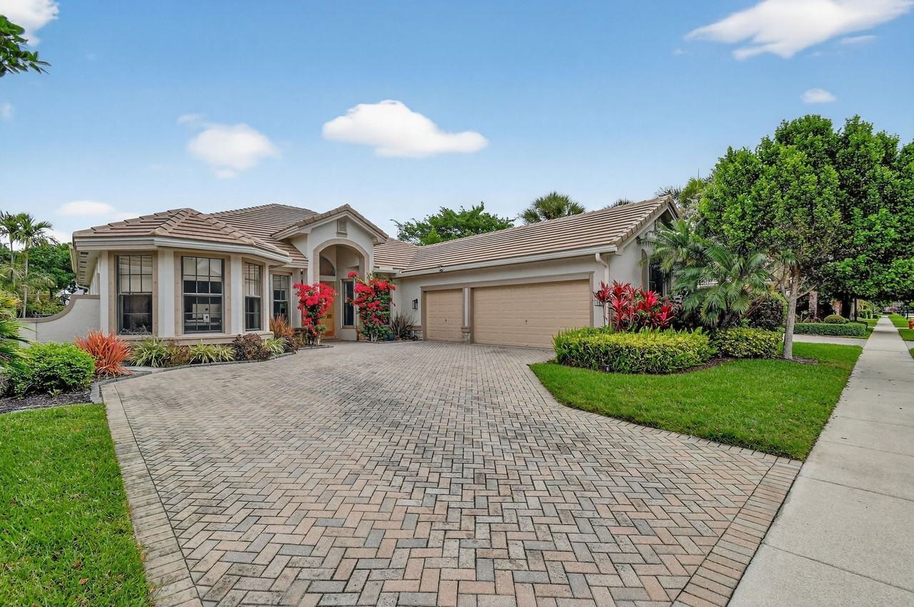 10337 Trianon Pl - Photo 6 of 50