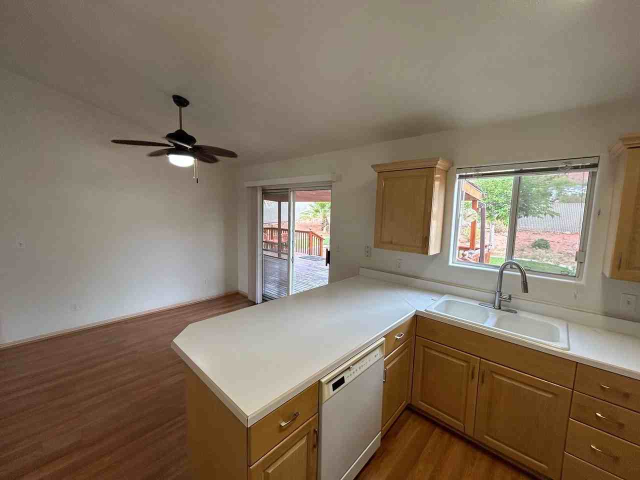 125 E 300 N - Photo 7 of 40