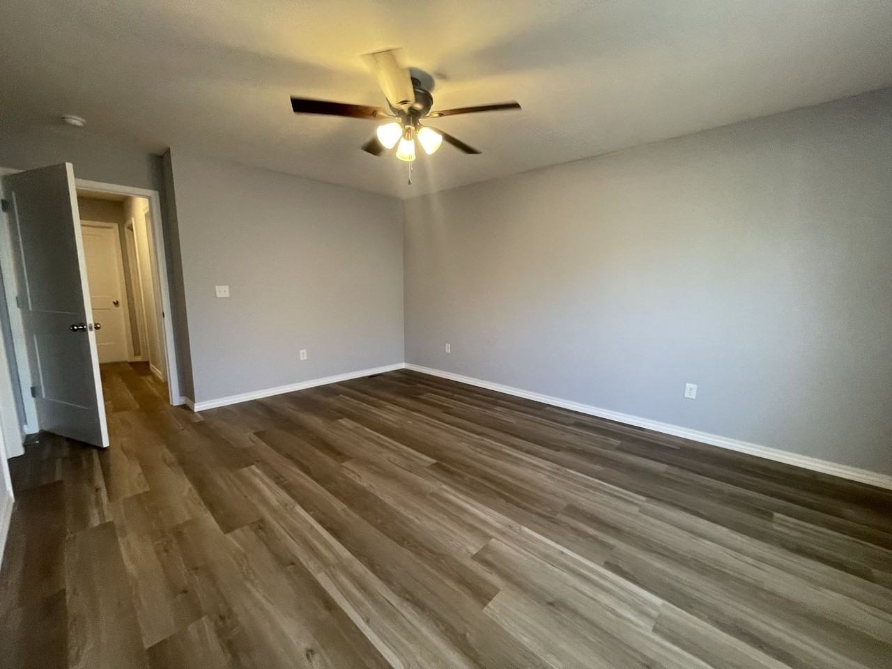 10 C St #B - Photo 3 of 13