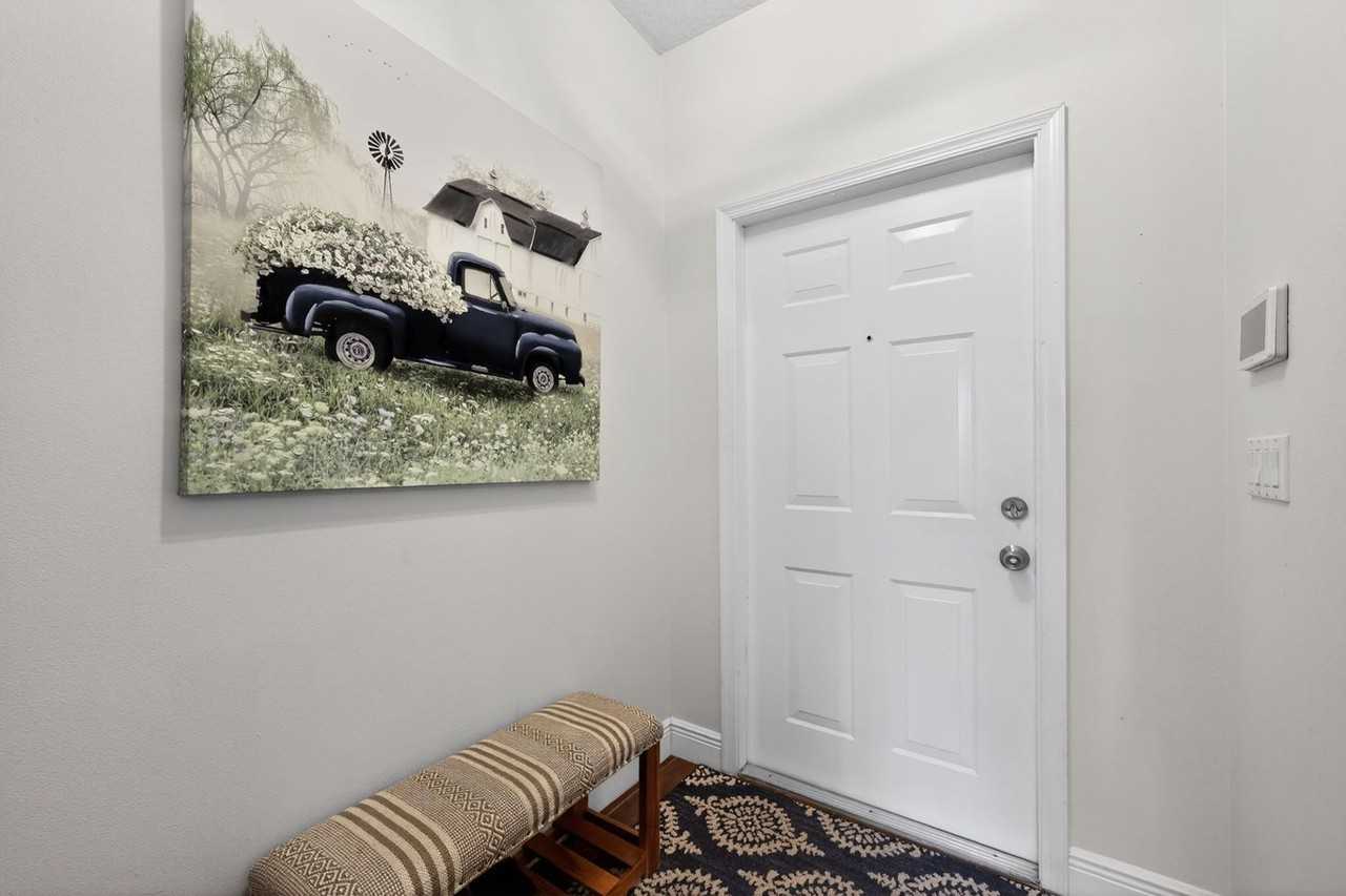 8023 Bellagio Ln - Photo 3 of 20