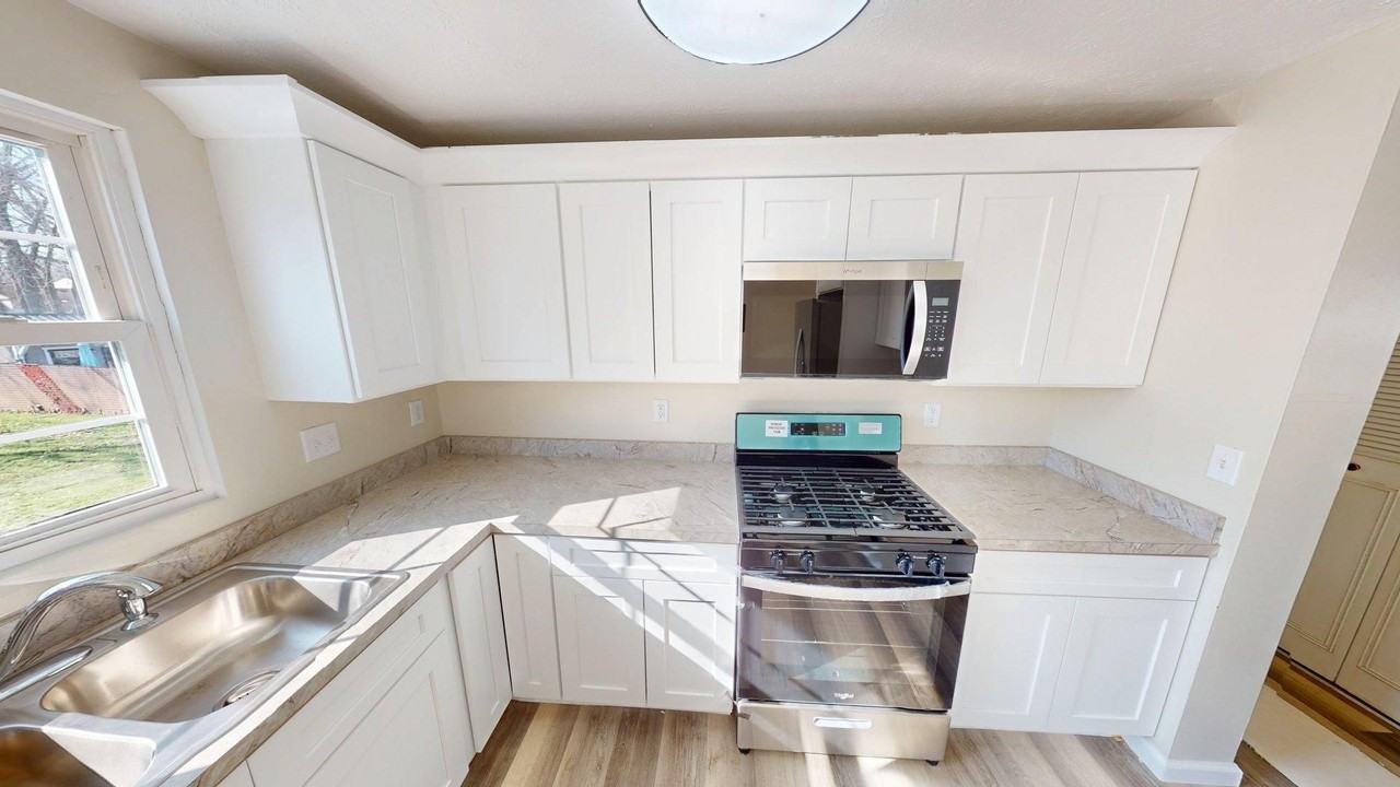 814 Florida Ave - Photo 7 of 17