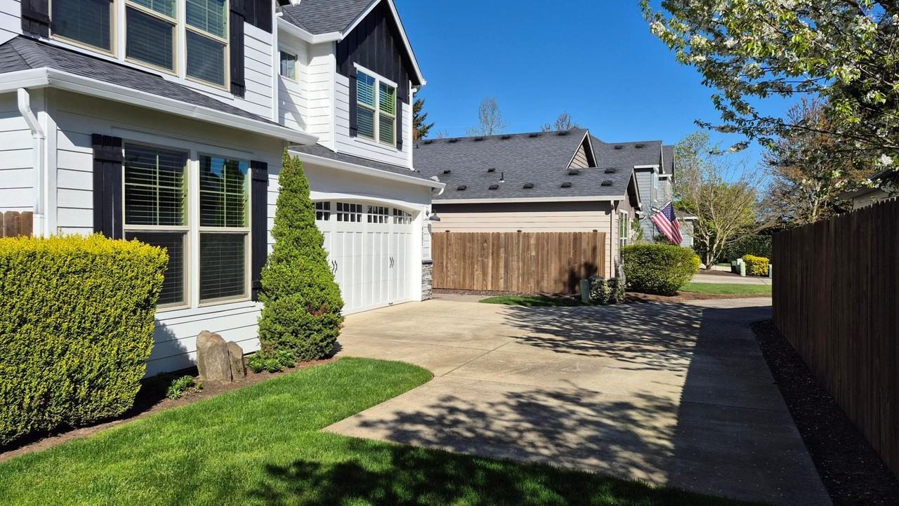 4231 Ne 157th Ct - Photo 4 of 31