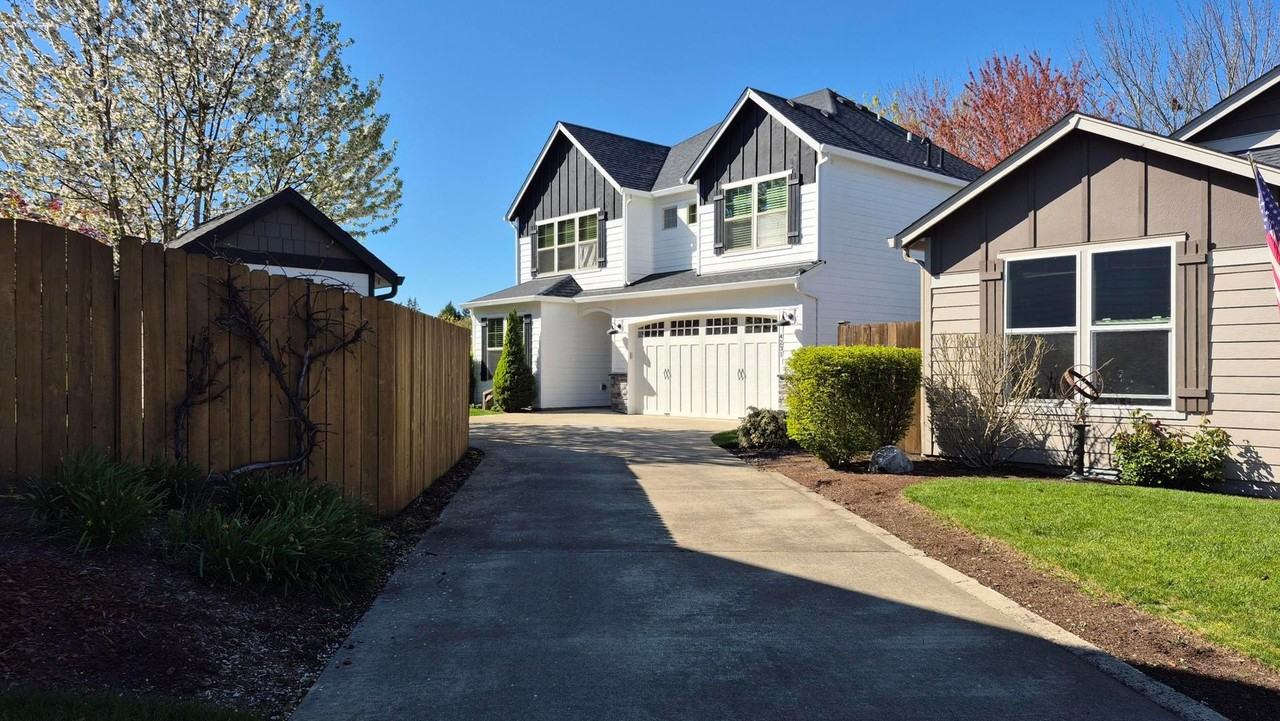 4231 Ne 157th Ct - Photo 5 of 31