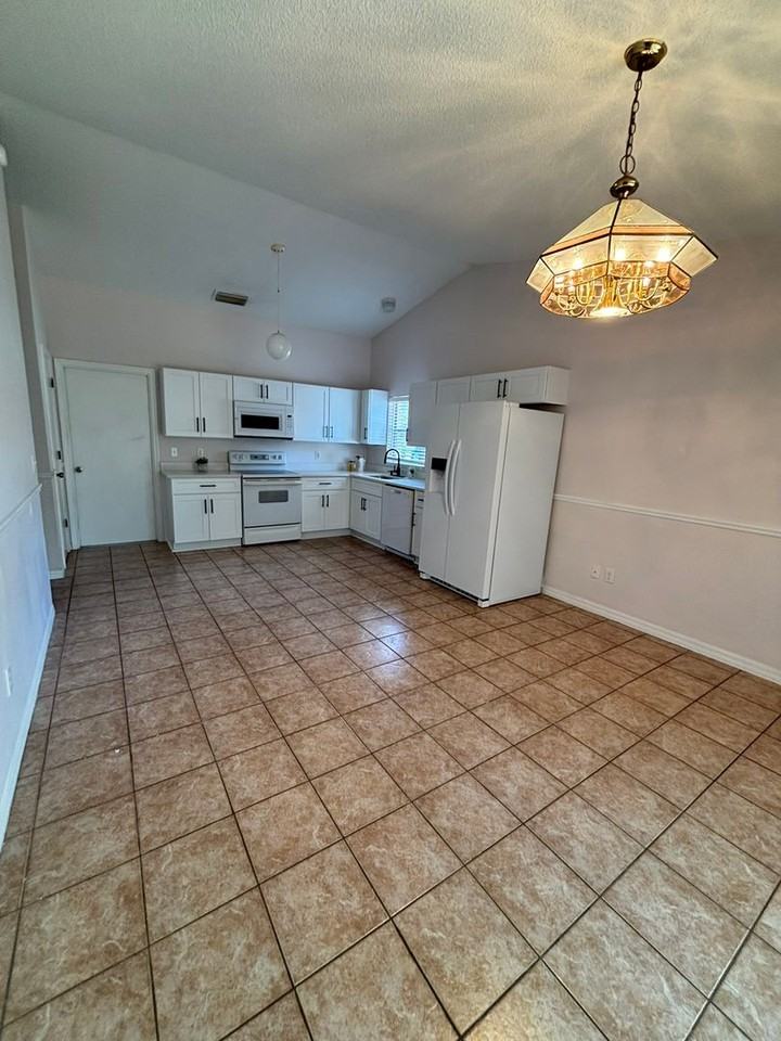 14406 N Greater Hills Blvd - Photo 4 of 11