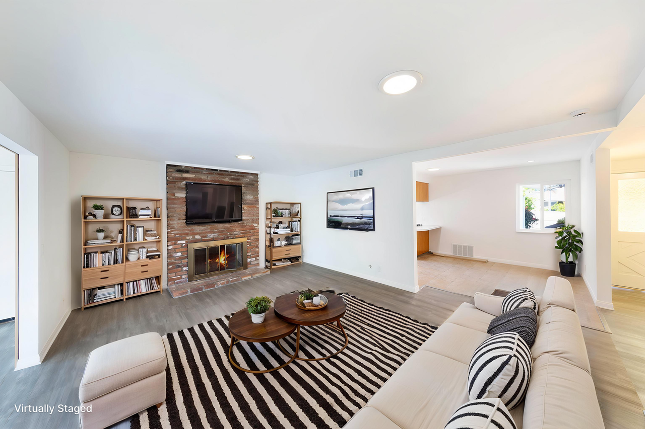 5742 Castle Dr - Photo 7 of 11