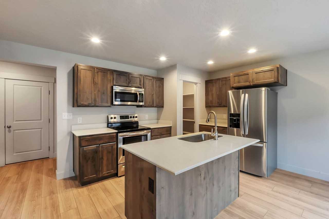 4019 S Sage Wood Ave - Photo 4 of 26