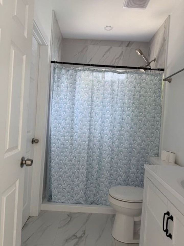 8016 Helm St - Photo 7 of 8