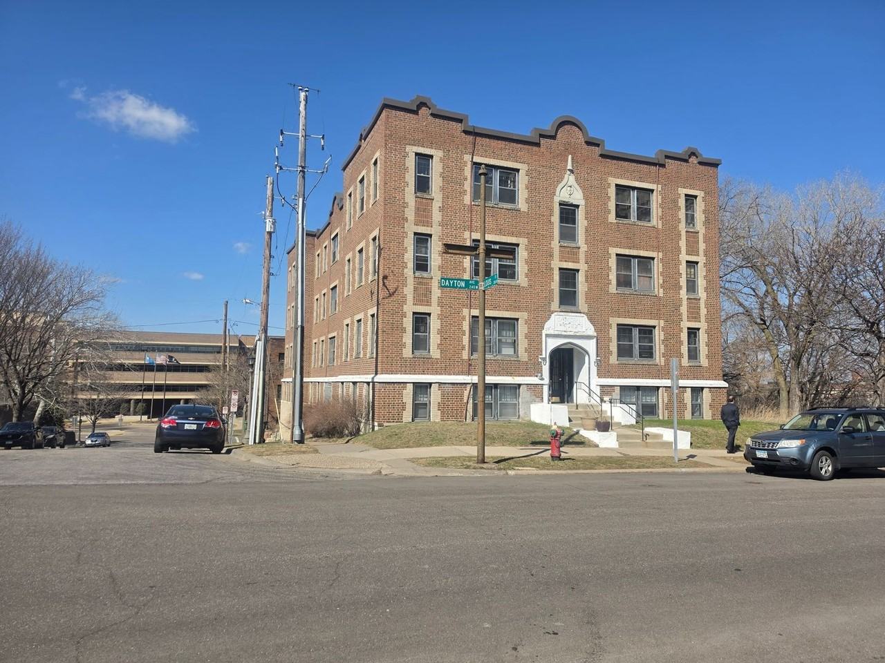 231 Dayton Ave - Photo 2 of 13