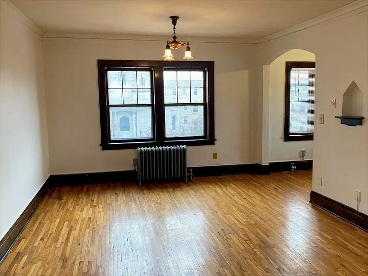 231 Dayton Ave - Photo 4 of 13