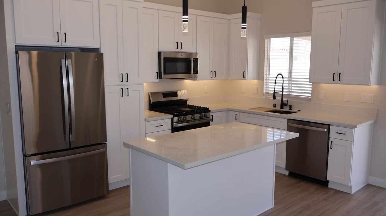 8456 W Gilmore Ave - Photo 6 of 20