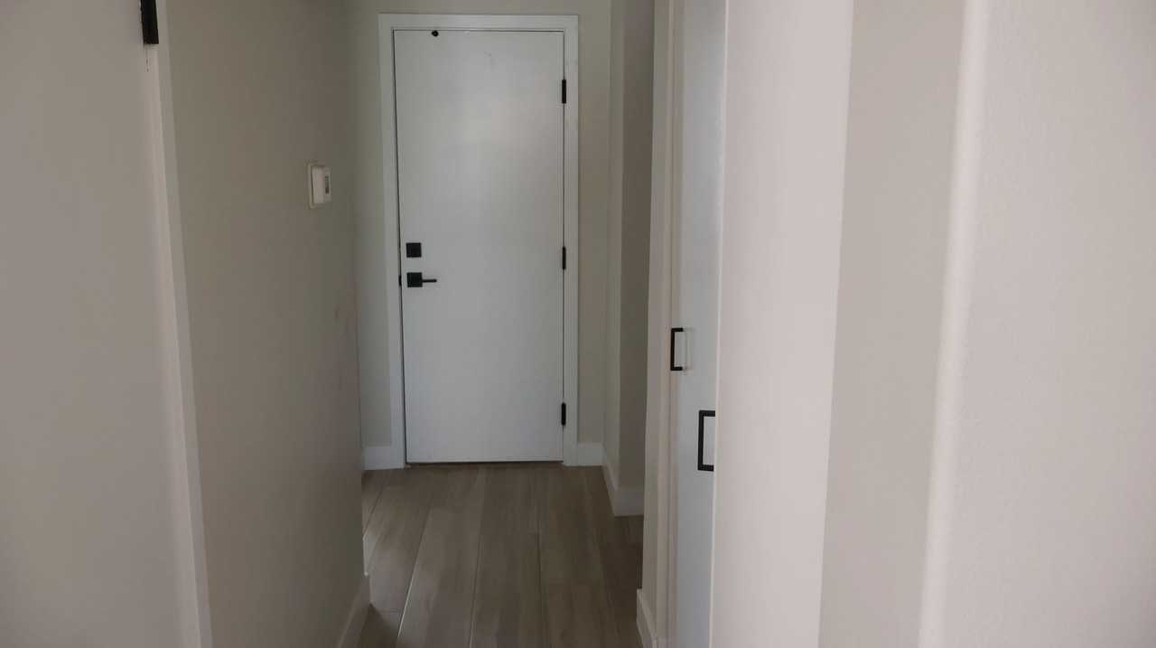 8456 W Gilmore Ave - Photo 7 of 20