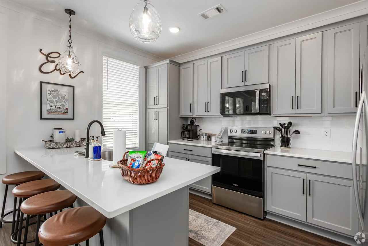 652 Haley Ln #601 - Photo 5 of 45