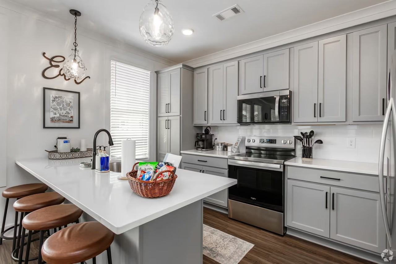 652 Haley Ln #1401 - Photo 5 of 45