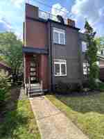 featured image of 913B 14th Ave S