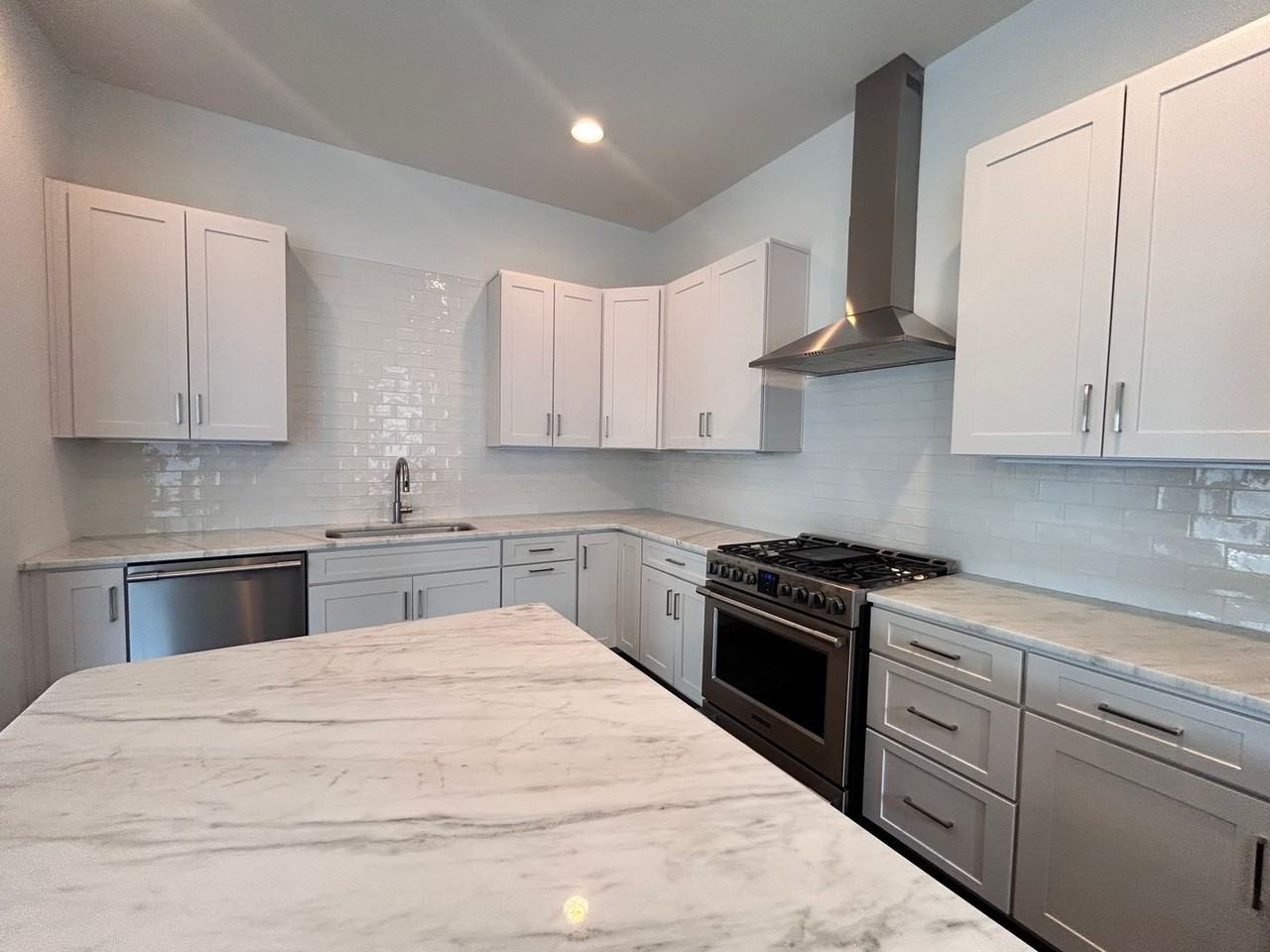 913B 14th Ave S - Photo 2 of 17