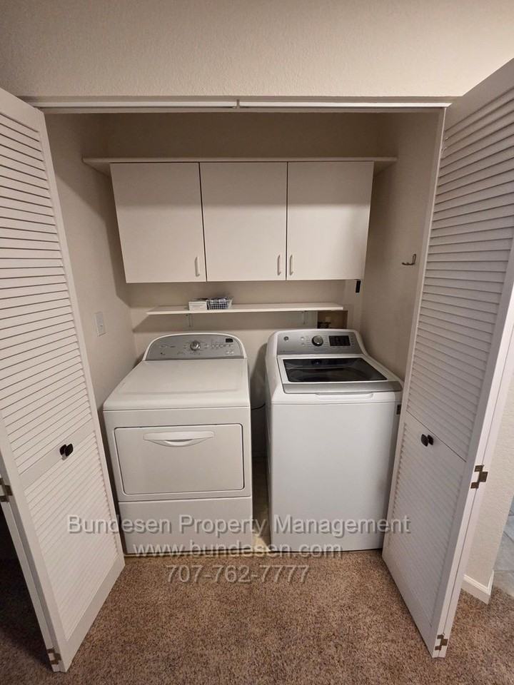 1388 Miramonte Pl - Photo 6 of 16