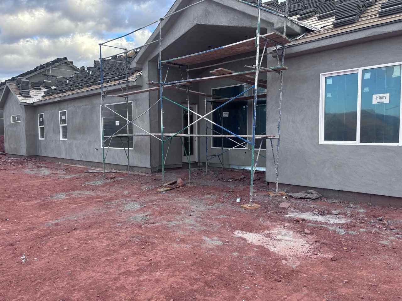 2858 E Creek Side Ct - Photo 2 of 16