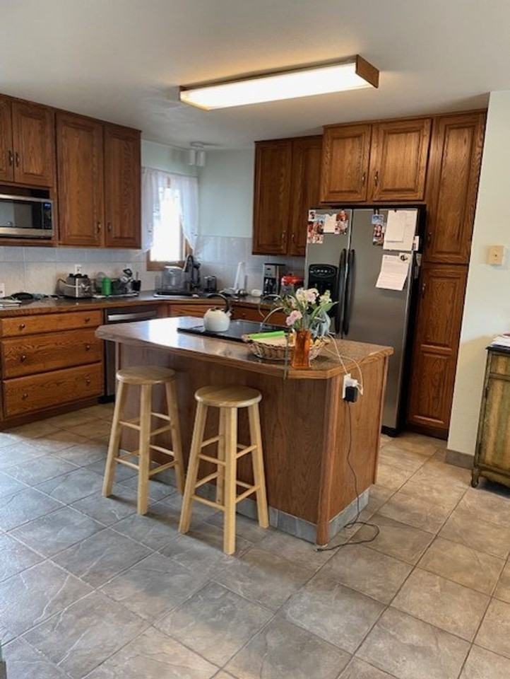 5501 Fossil Ridge Dr #E - Photo 3 of 5