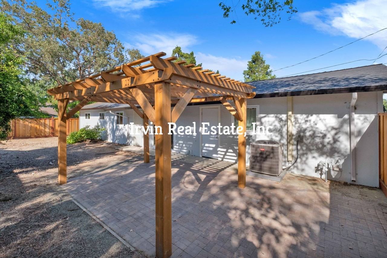 1896 2nd Ave - Photo 5 of 21