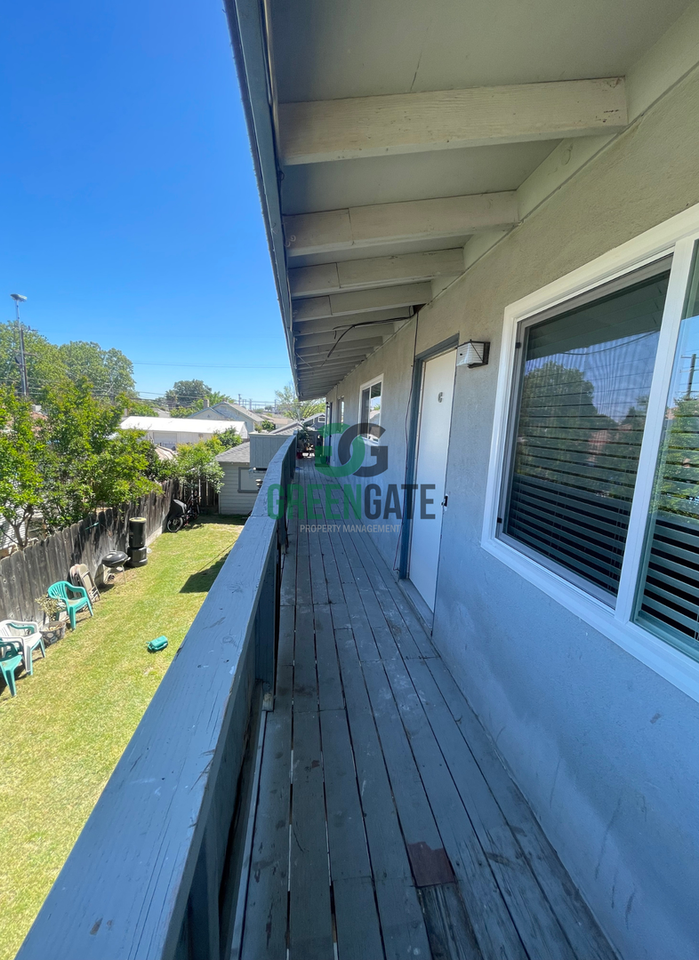 325 W H St - Photo 5 of 35