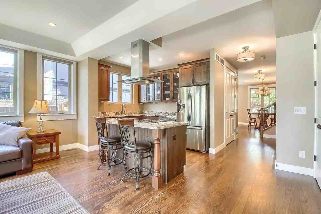 3216 W Hayward Pl - Photo 4 of 37