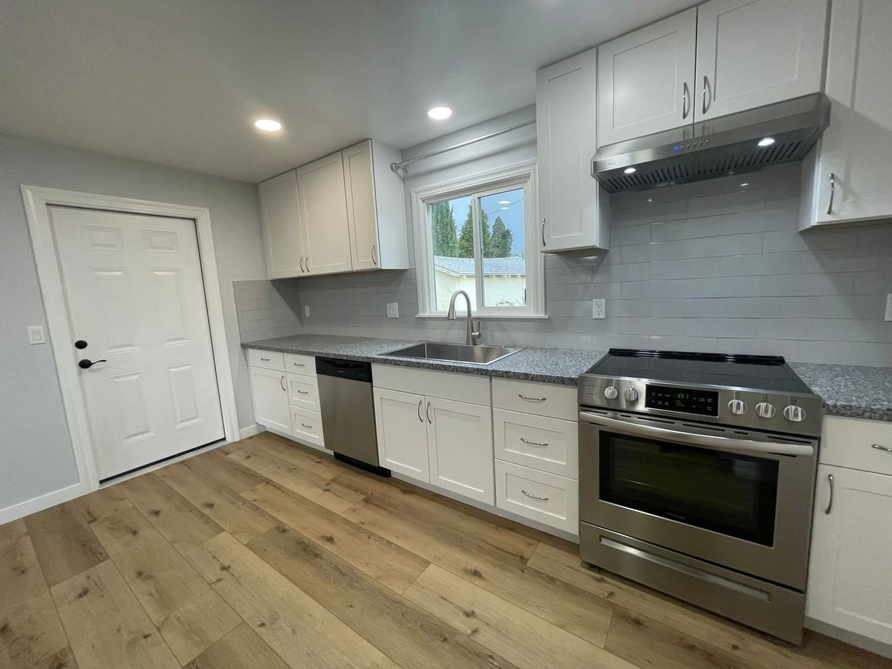 148 148 & 148 1/2 Winema Way - Photo 5 of 21