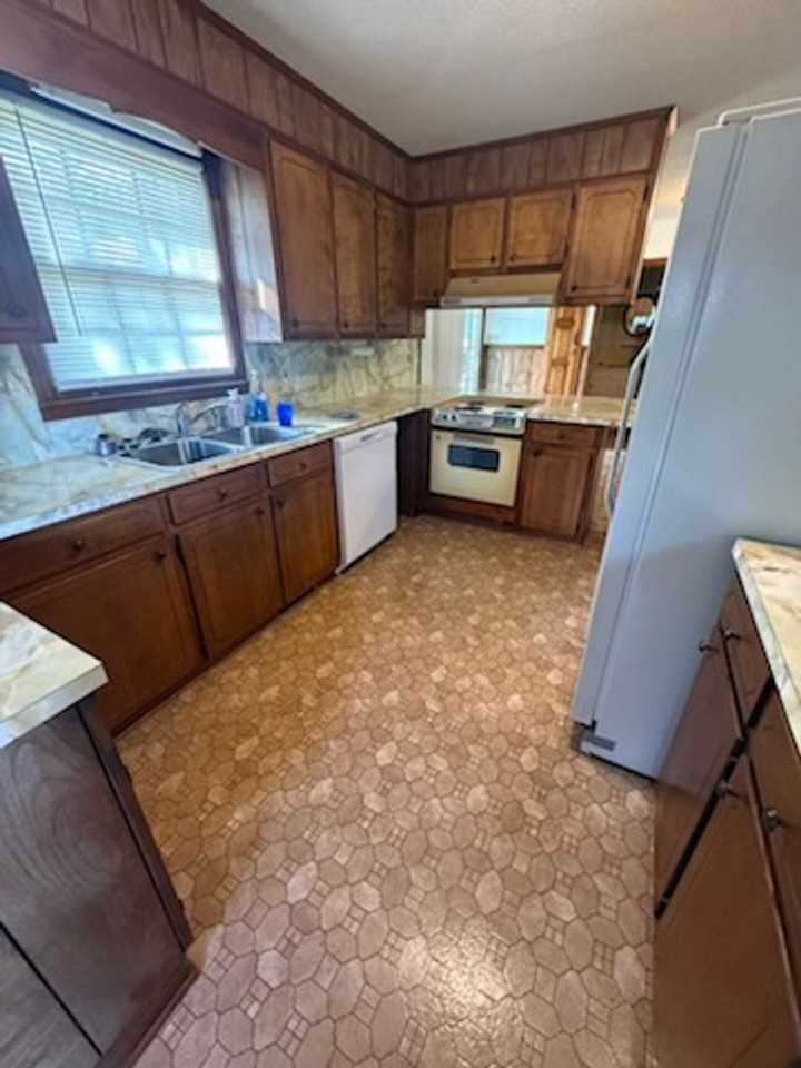 7176 New Hope Rd - Photo 3 of 11