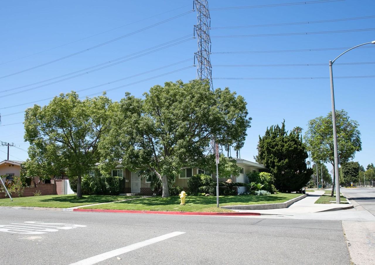 1203 W Laster Ave - Photo 6 of 24