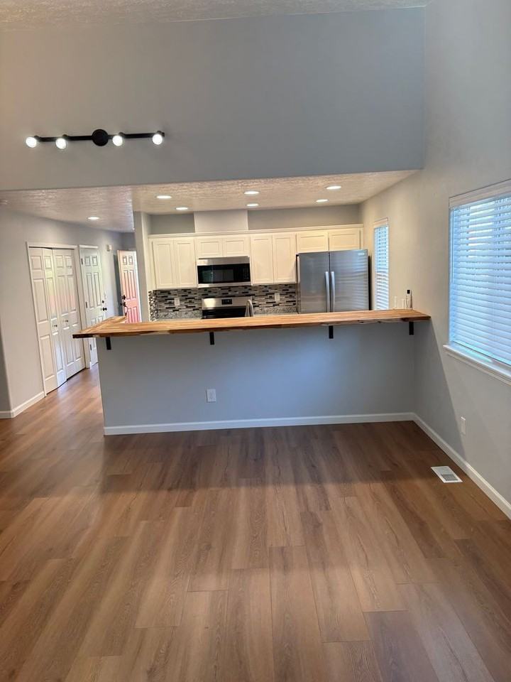 19040 Wallingford Ave - Photo 3 of 23