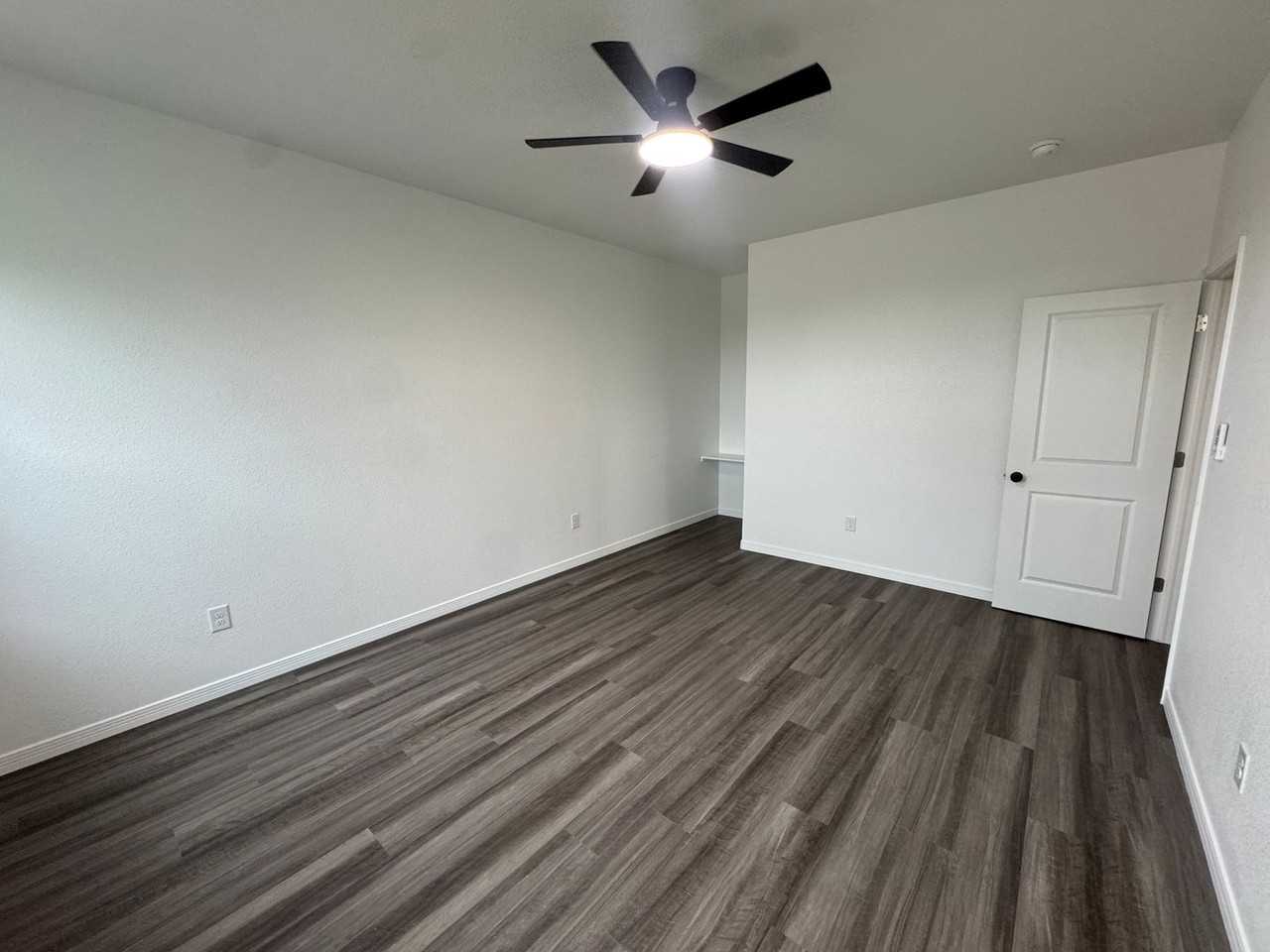 2817 N Platino Dr #B - Photo 4 of 9