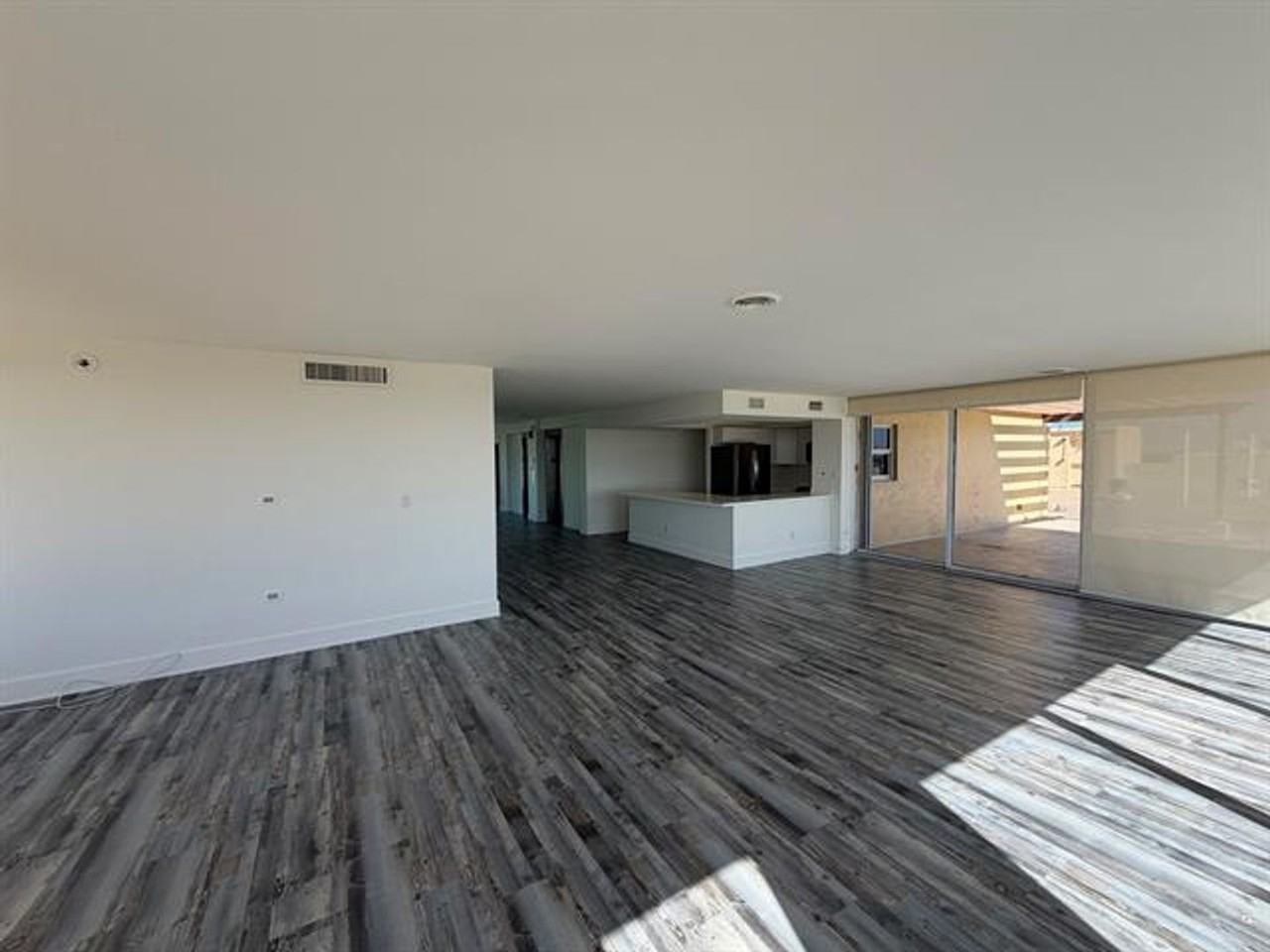 2000 2000 NE 135th Street St #PH - Photo 5 of 26