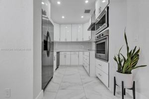 featured image of 6470 Sw 27th St