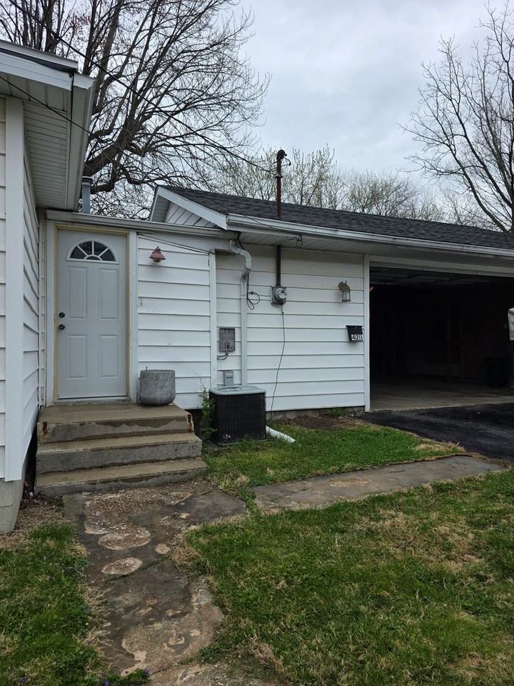 421 Conneaut Ave - Photo 3 of 32