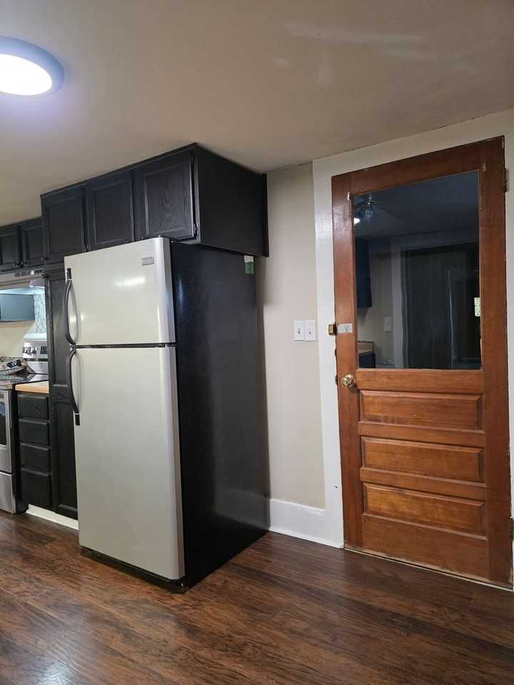 421 Conneaut Ave - Photo 6 of 32