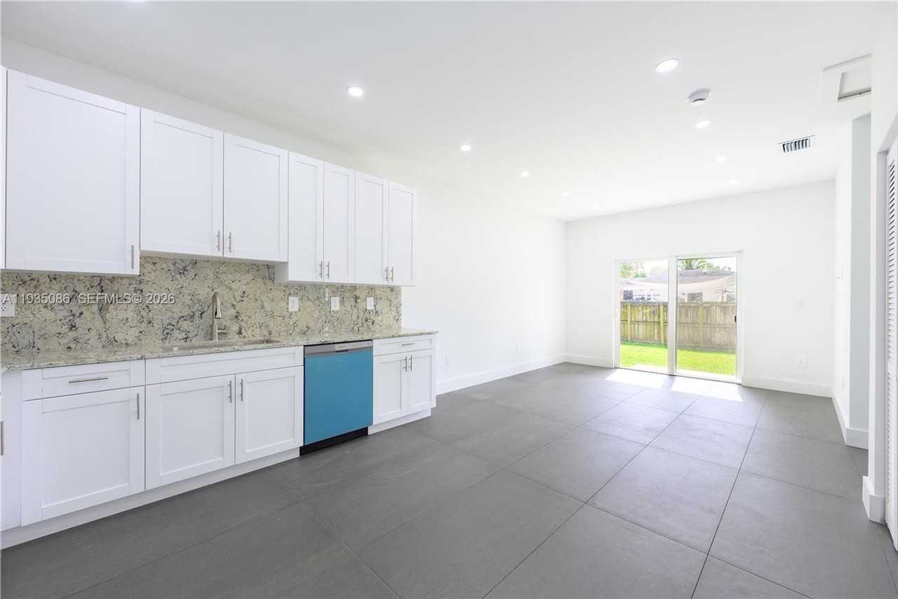 1866 Nw 91st St - Photo 2 of 11